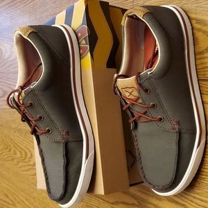 Twisted X hooey kicks